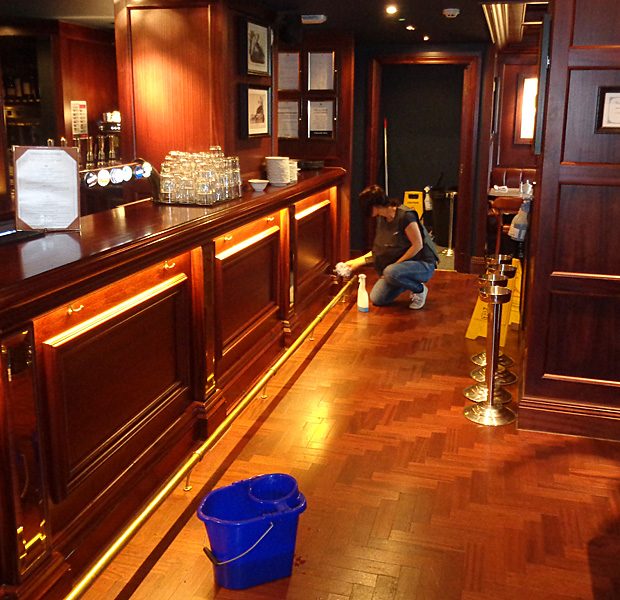 Pubs & Clubs cleaning