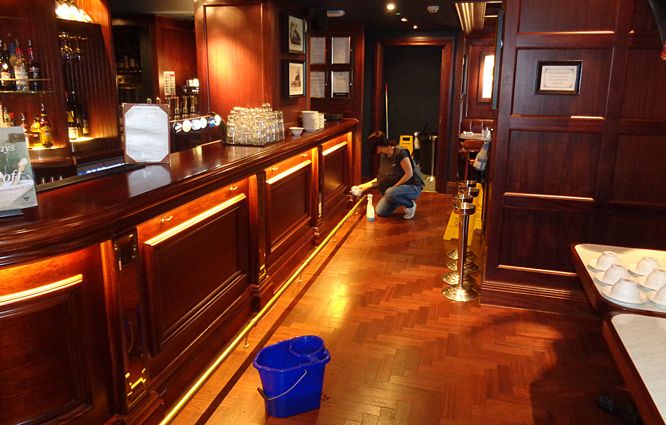 Pubs & Clubs cleaning